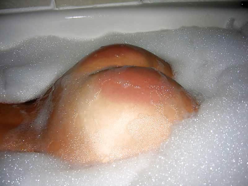 5P Spanked in bathtub