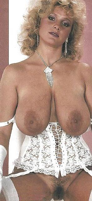 25P Vintage Danish big-titter Suzanne Brecht