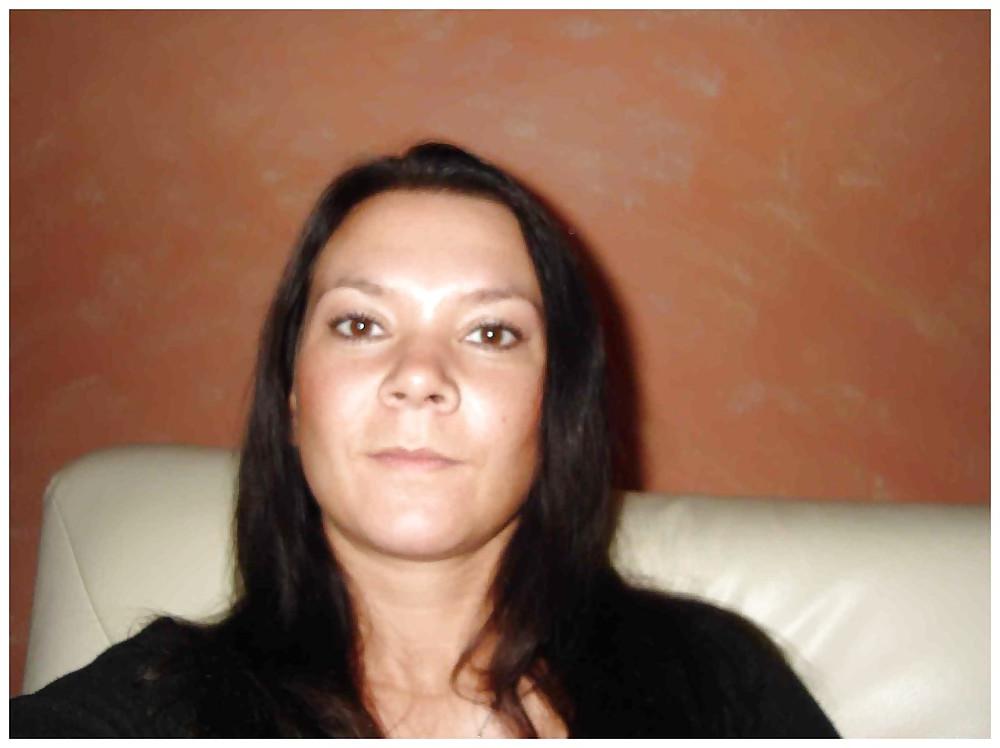 25P Milf in Sexy Boots