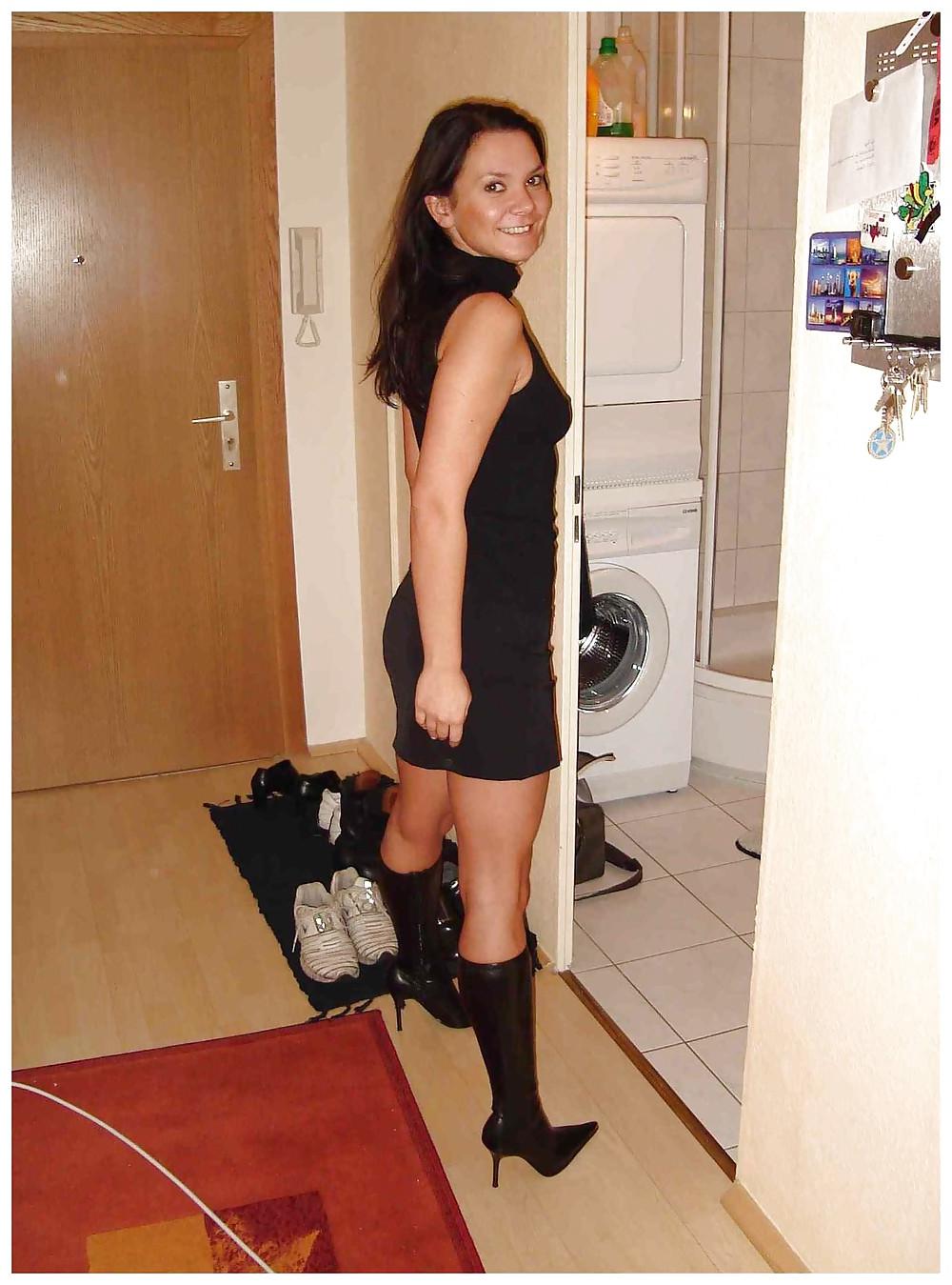 25P Milf in Sexy Boots