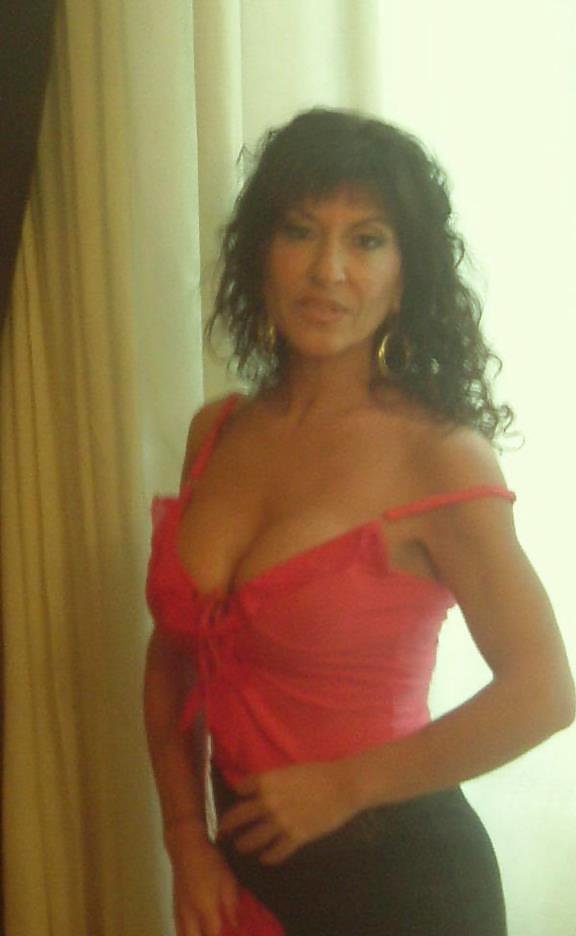 11P Big Boobs Milf