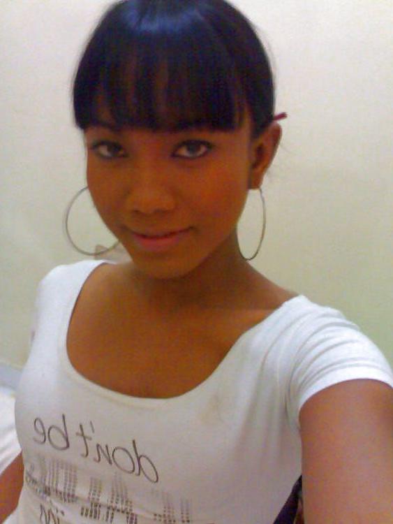 25P Indonesian Ladyboy Mary