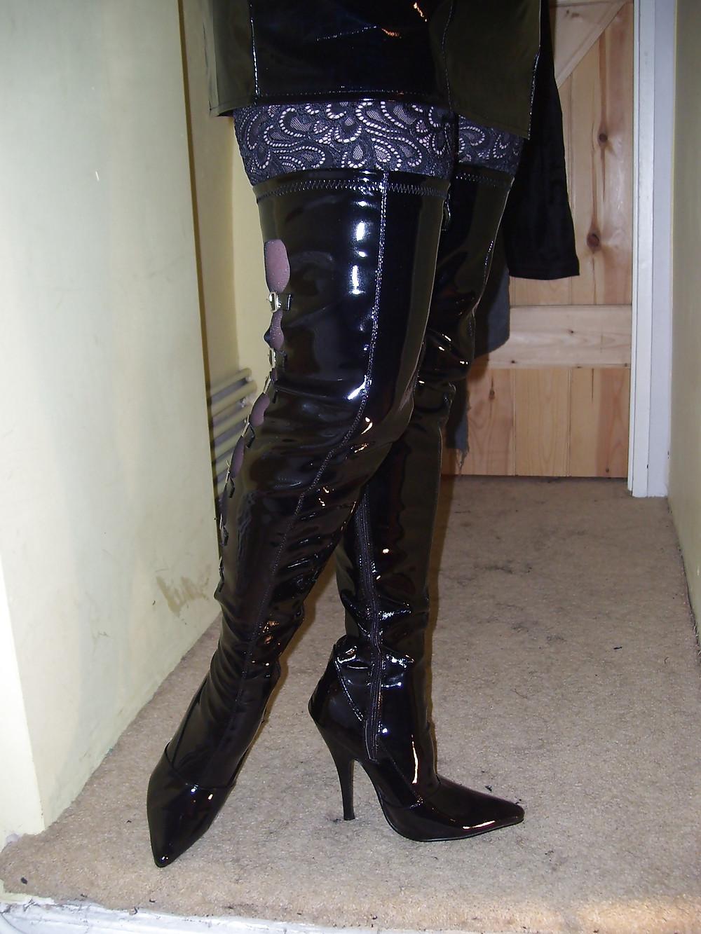 25P Slut Wife  in  Boots