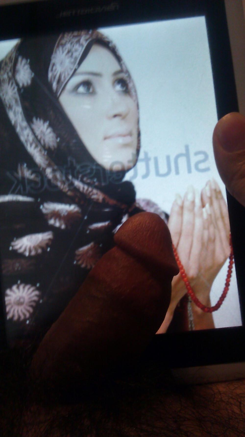 9P Muslimah hoes humiliated