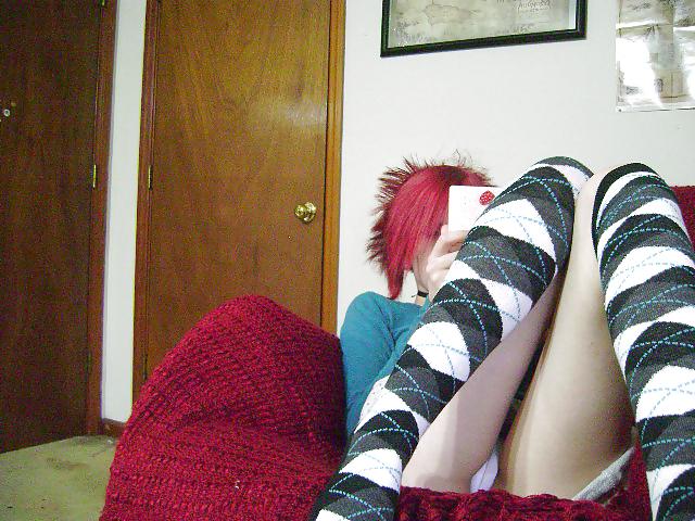 25P Sexy Emo-rothaariges Teenchick