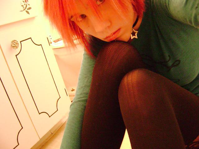 25P Sexy Emo-rothaariges Teenchick