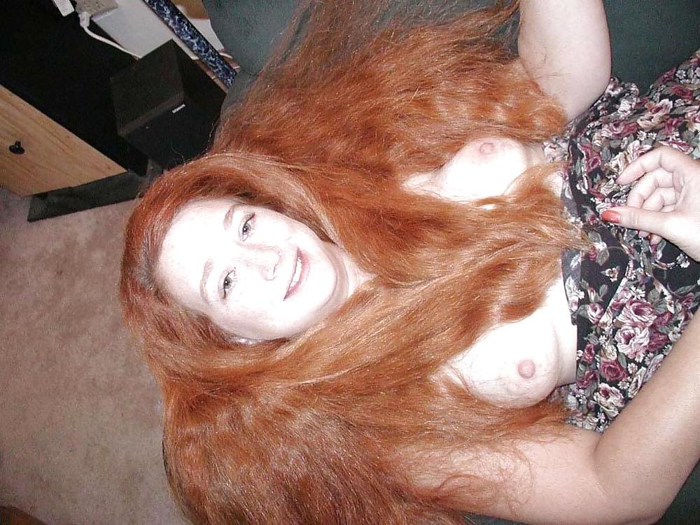 25P Sexy redheaded milf with hairy wet pussy nice tits