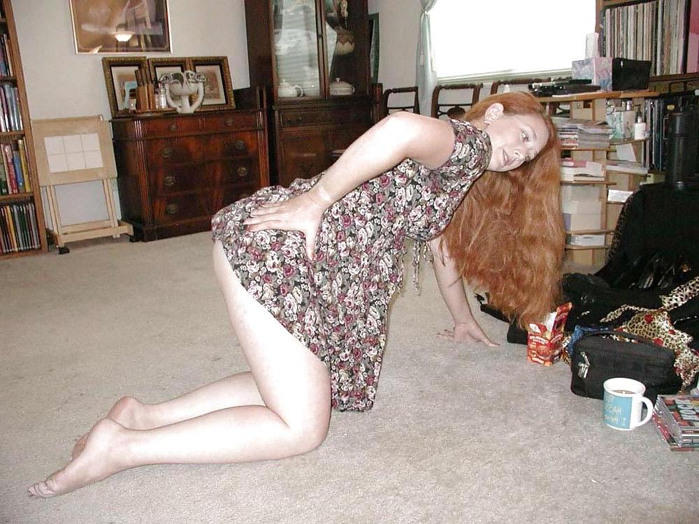 25P Sexy redheaded milf with hairy wet pussy nice tits