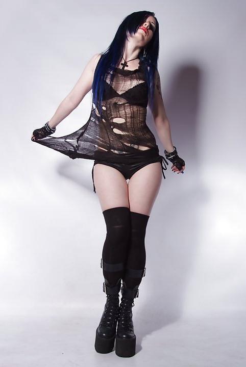16P SEXY GOTH BABES