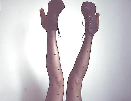 25P Just heels and legs