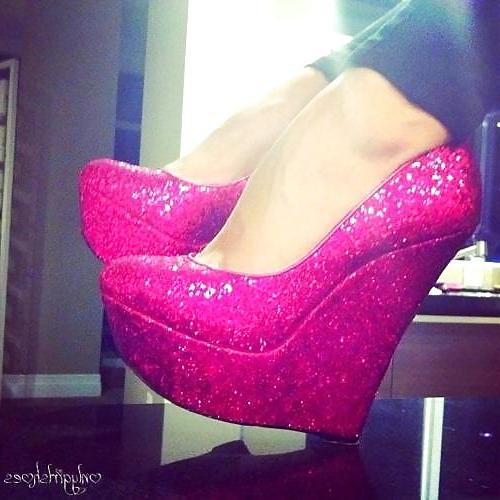 25P Just heels and legs