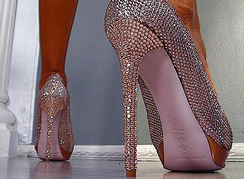 25P Just heels and legs