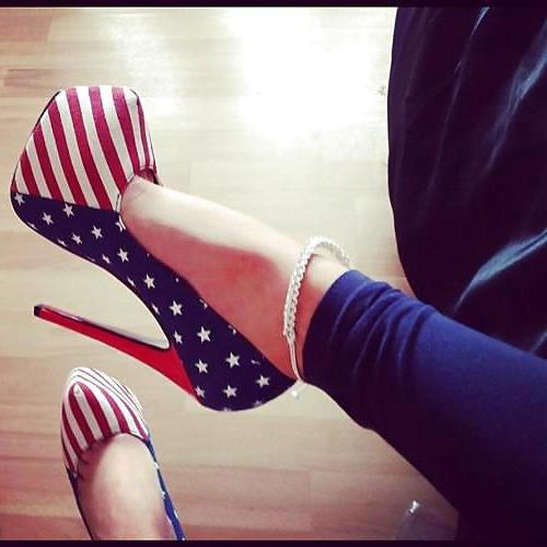 25P Just heels and legs