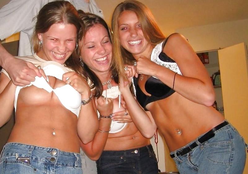 23P Babes in Bras
