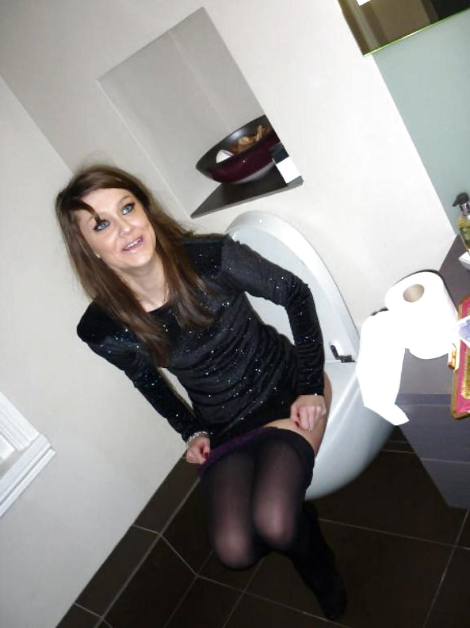 15P Sexy babes in stockings