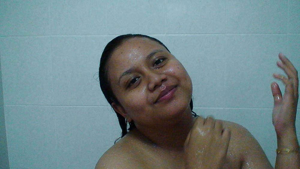 25P Malay big tits!
