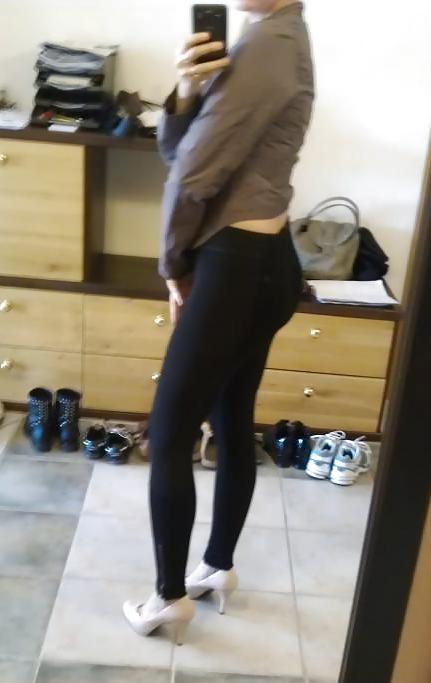 22P Real amateur sexy mom girl boobs tits very hot leggings