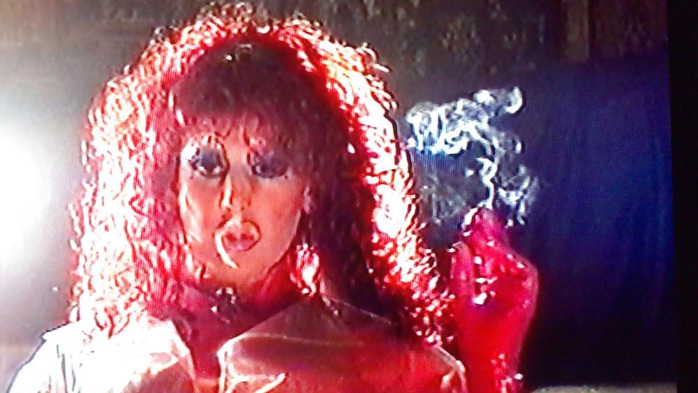 10P More dragqueen smoking