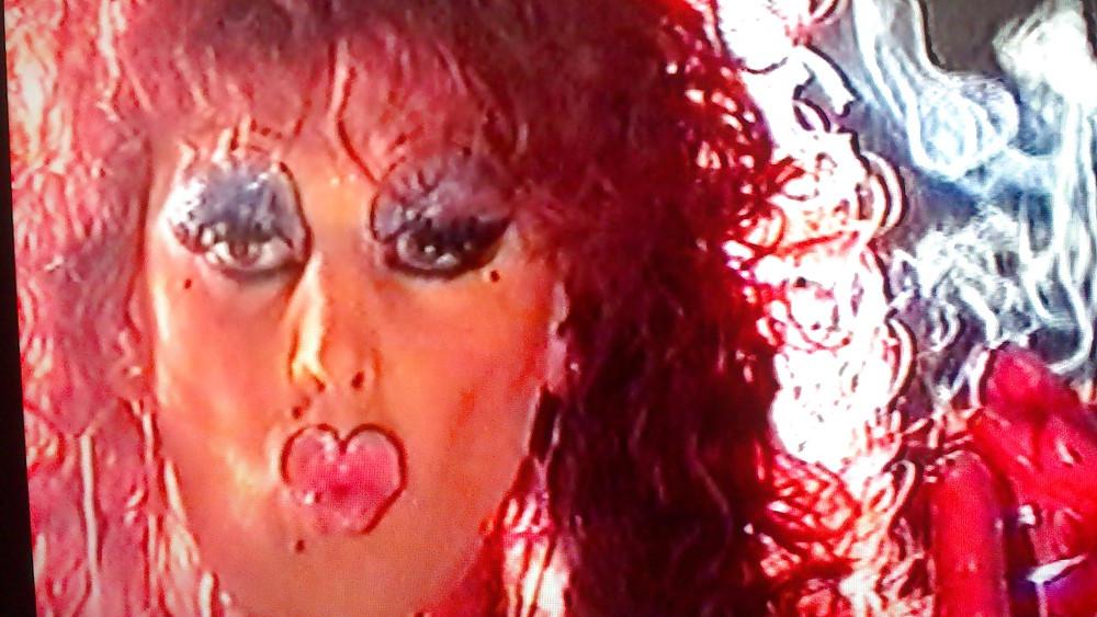 10P More dragqueen smoking