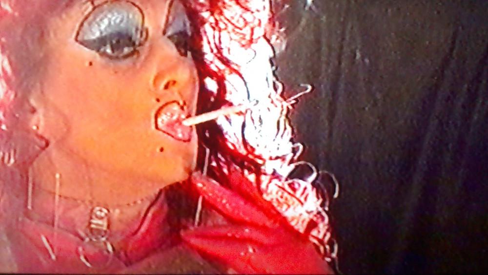 10P More dragqueen smoking
