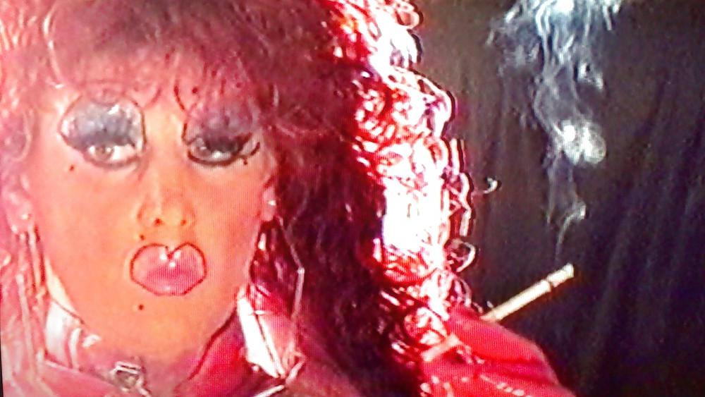 10P More dragqueen smoking