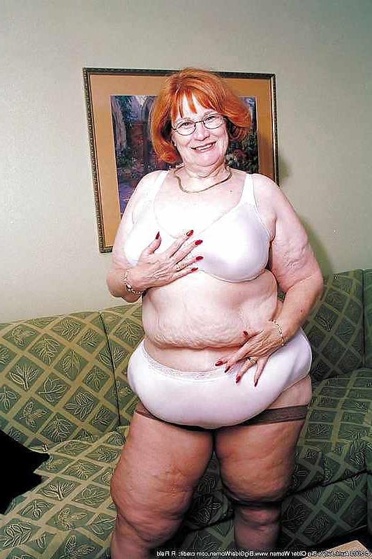 24P Big bras on mature women