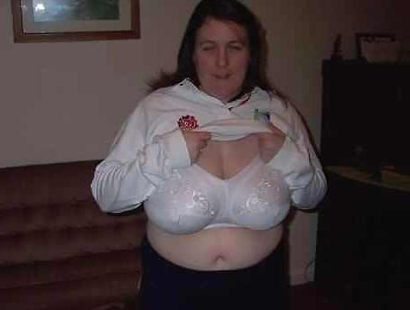 24P Big bras on mature women
