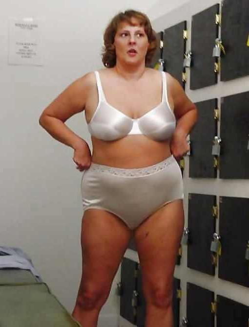 24P Big bras on mature women