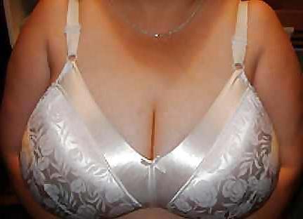 24P Big bras on mature women
