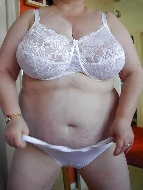 24P Big bras on mature women