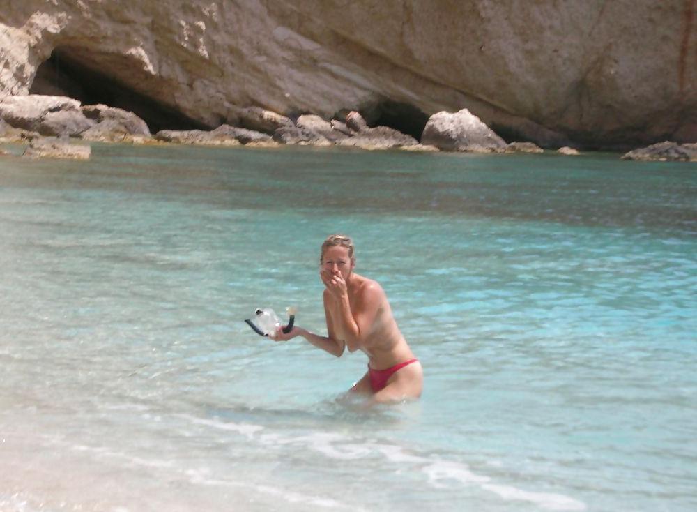 12P Blonde Milf on Vacation