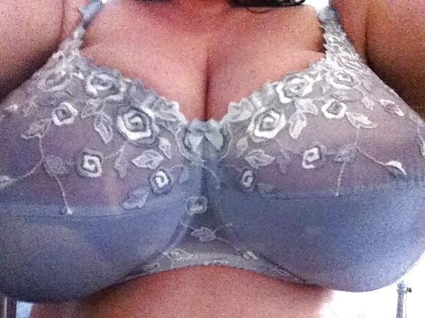 25P Huge Tits, Tight Tops 52
