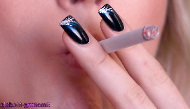 8P Smoking 013