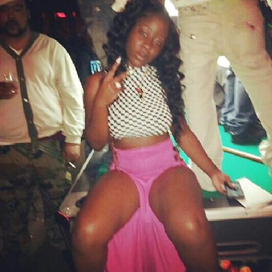 13P Sexy ebony women