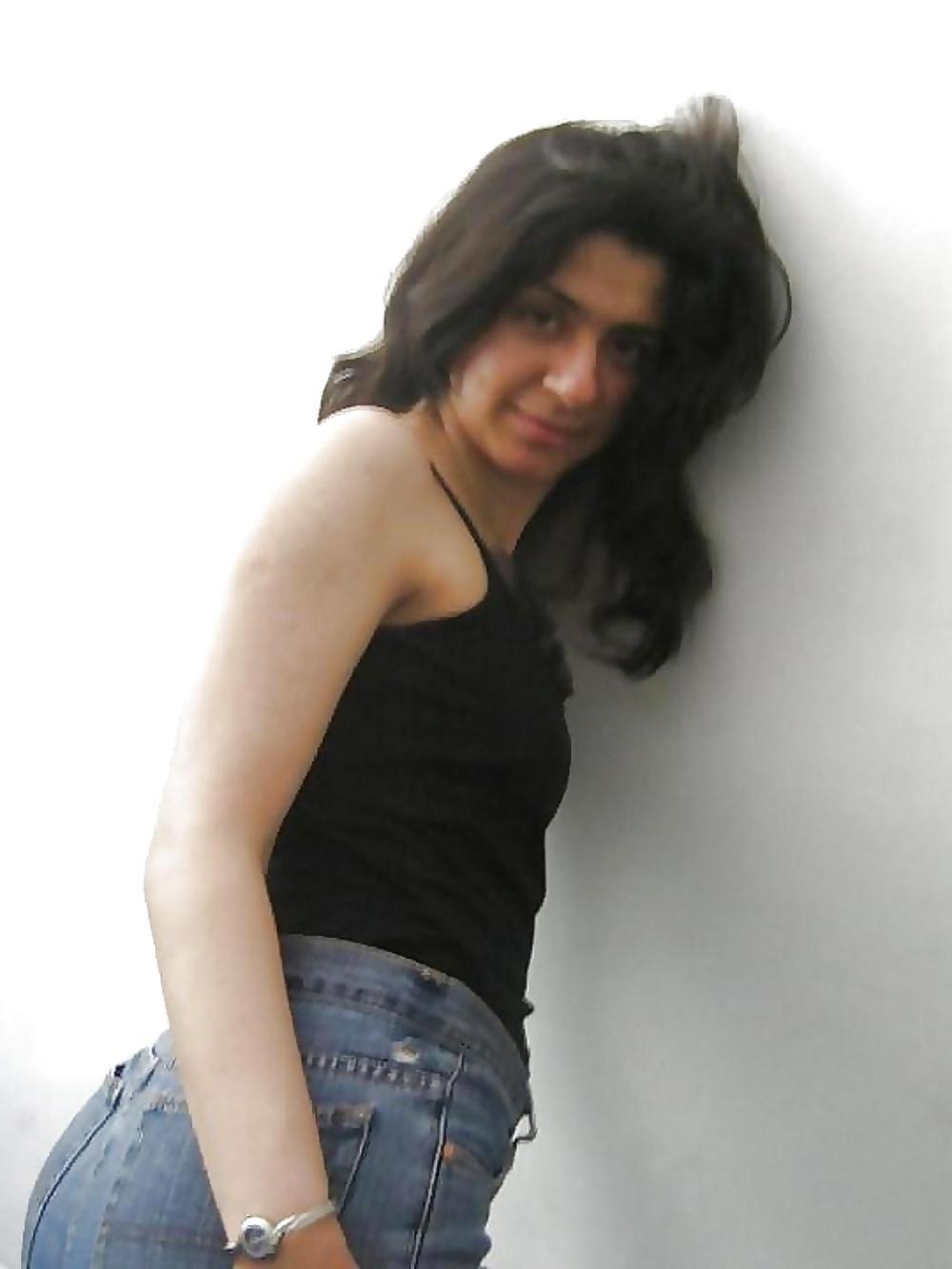 8P Sexy persian girl