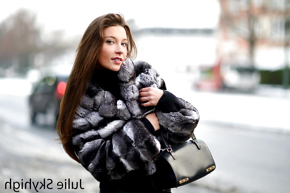 8P Hooker in Louboutin boots and chinchilla fur jacket