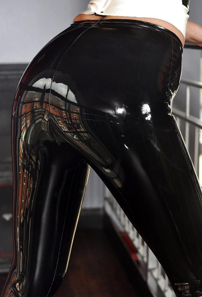 25P LATEX BABES 05
