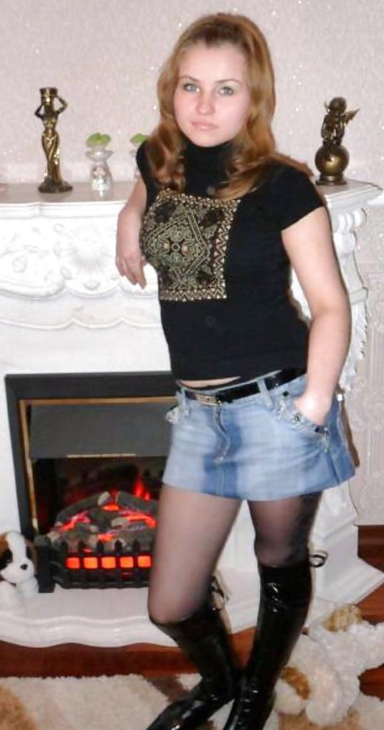 18P Private Pics-Teengirl  with nice tits in stockings and Boots