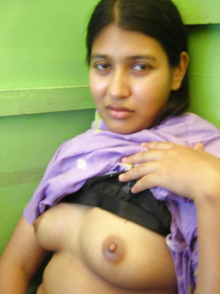 16P INDIAN GIRL BOOBS GALLERY