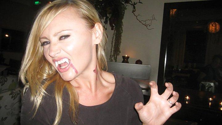 25P Nikki, what a great Milf when her husband is not there