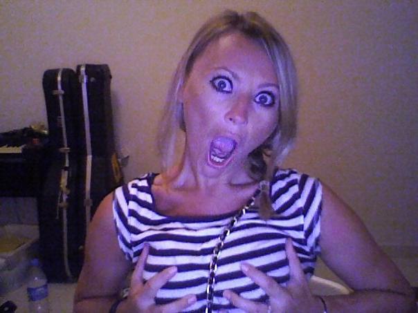 25P Nikki, what a great Milf when her husband is not there
