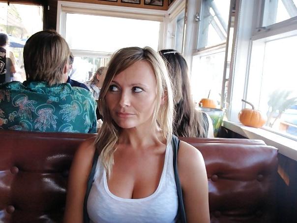 25P Nikki, what a great Milf when her husband is not there