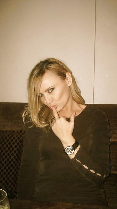 25P Nikki, what a great Milf when her husband is not there
