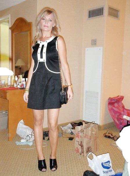 25P Nikki, what a great Milf when her husband is not there