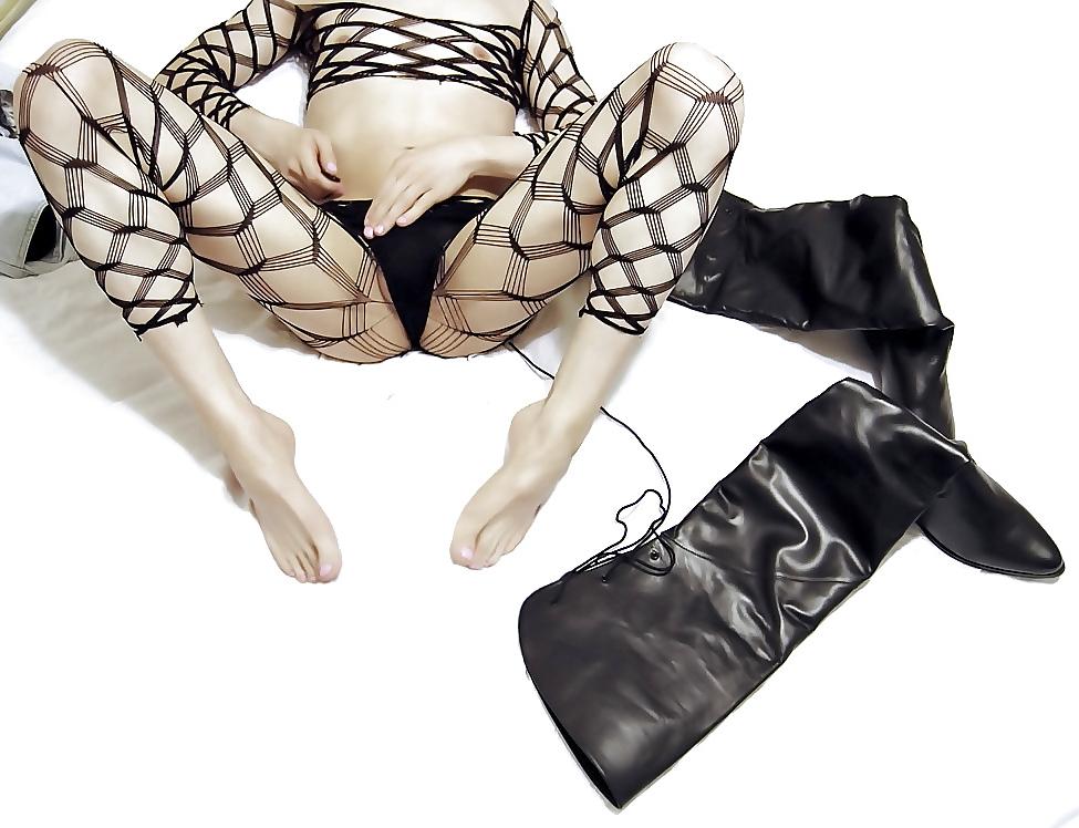 25P My Leather Boots, Legs & Feet Gallery