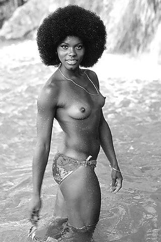 25P Bond's Babes