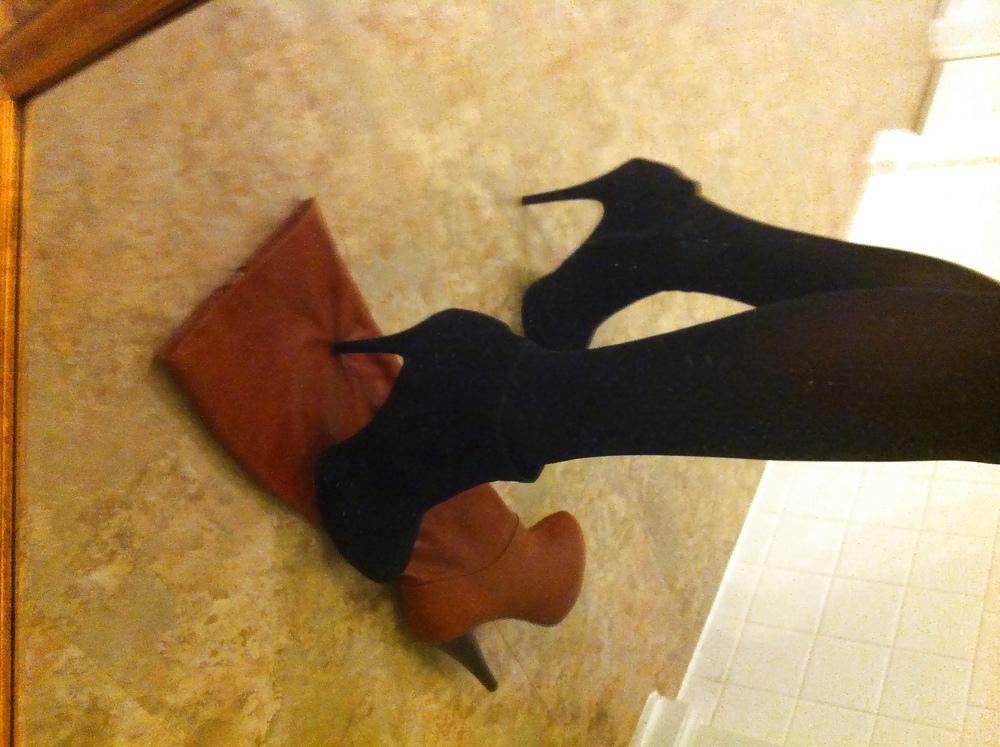 25P Brand new pairs of ankle boots
