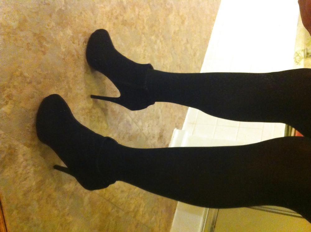 25P Brand new pairs of ankle boots