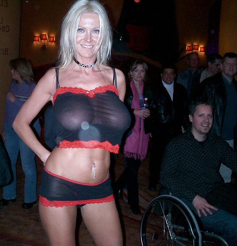 18P Fake Tit Exhibitionist MILF: Lori
