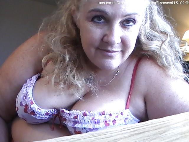 17P Massive butt & sexy face